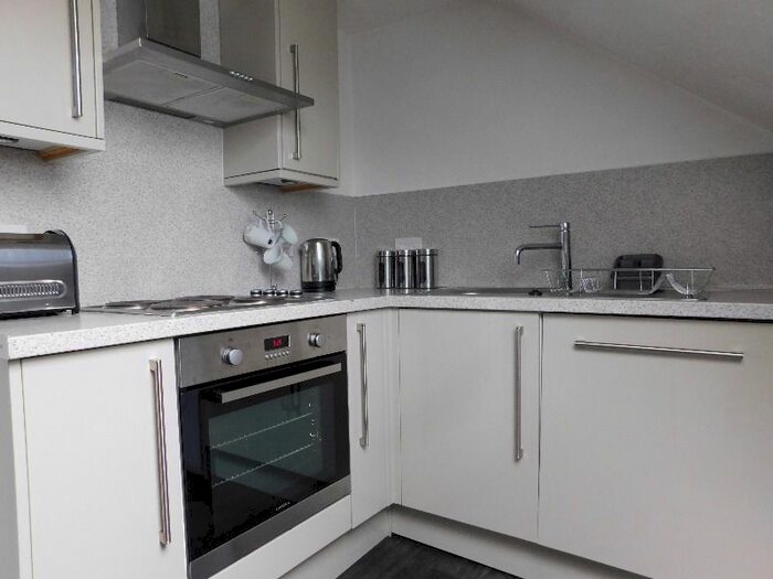 3 Bedroom Flat To Rent In Queen Street, Stirling Town, Stirling, FK8