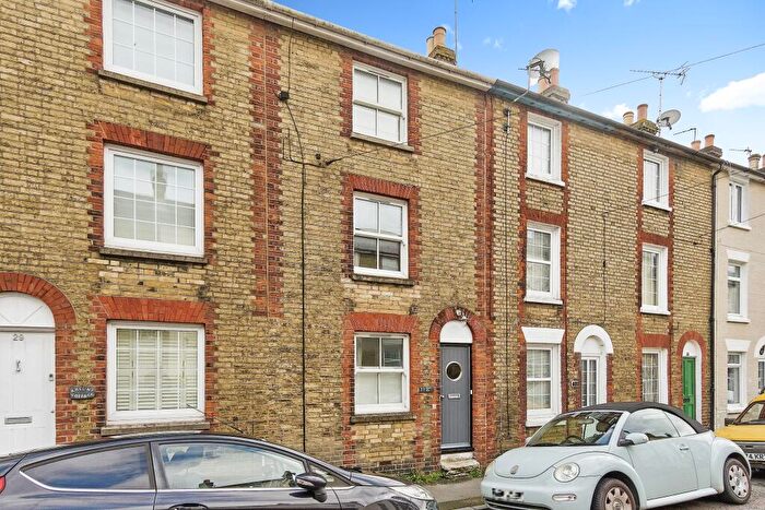 3 Bedroom Terraced House To Rent In York Street, Cowes, PO31