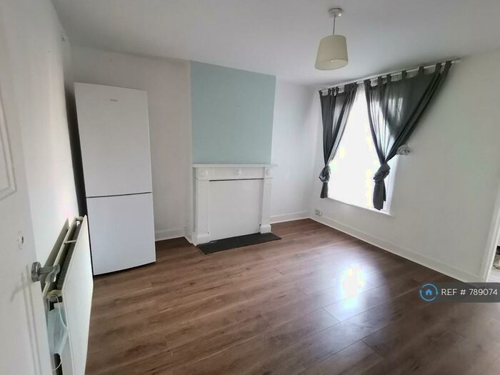3 Bedroom Terraced House To Rent In Northcote Road, Southampton, SO17