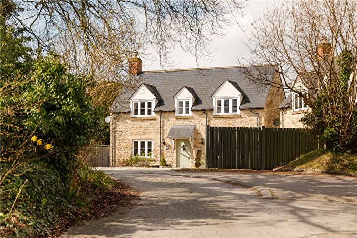 4 Bedroom Country House For Sale In Meadow Lane, Fulbrook, Burford, Oxfordshire, OX18