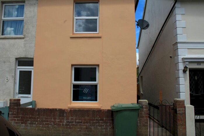 2 Bedroom Property To Rent In Holden Park Road, Southborough, Tunbridge Wells, TN4