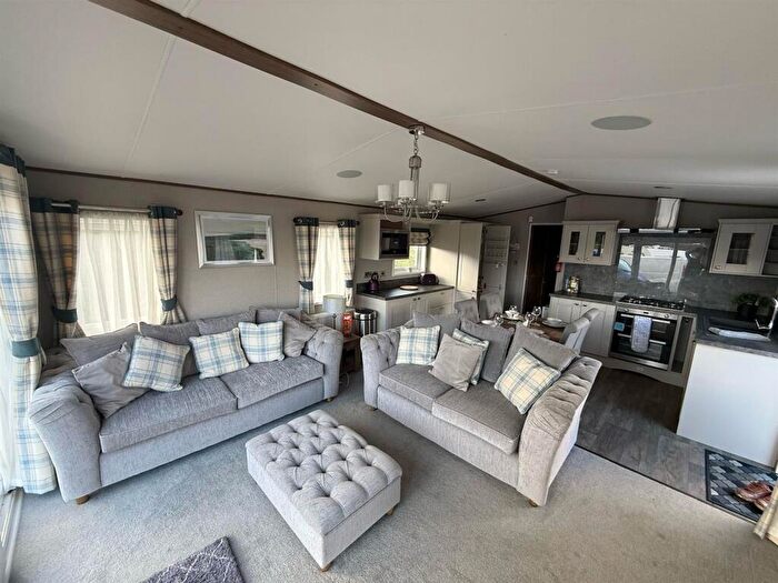 2 Bedroom Mobile Home For Sale In Springfield Holiday Park, Tedburn St Mary, Exeter, Devon, EX6