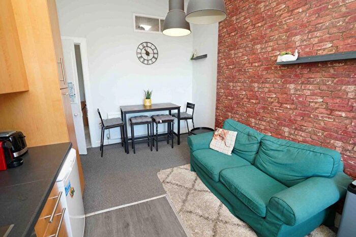 4 Bedroom Flat To Rent In Dalkeith Road, Edinburgh, EH16