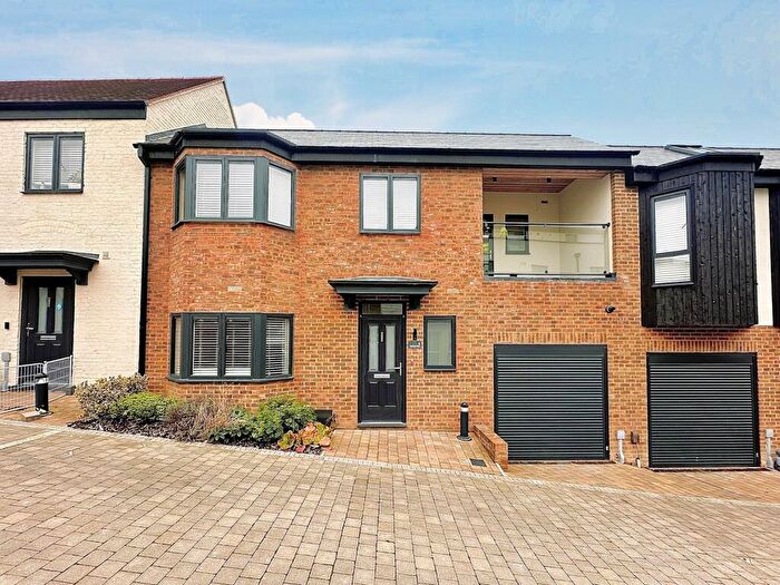 2 Bedroom House To Rent In Denmark Place, Tring, HP23