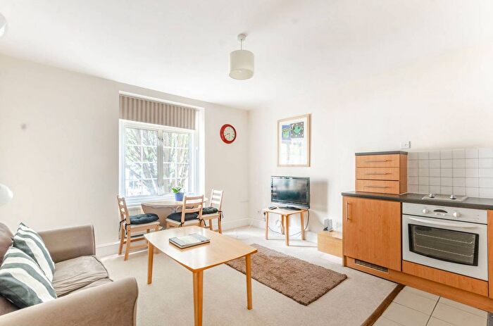 1 Bedroom Flat To Rent In Harrowby Street, Marylebone, London, W1H