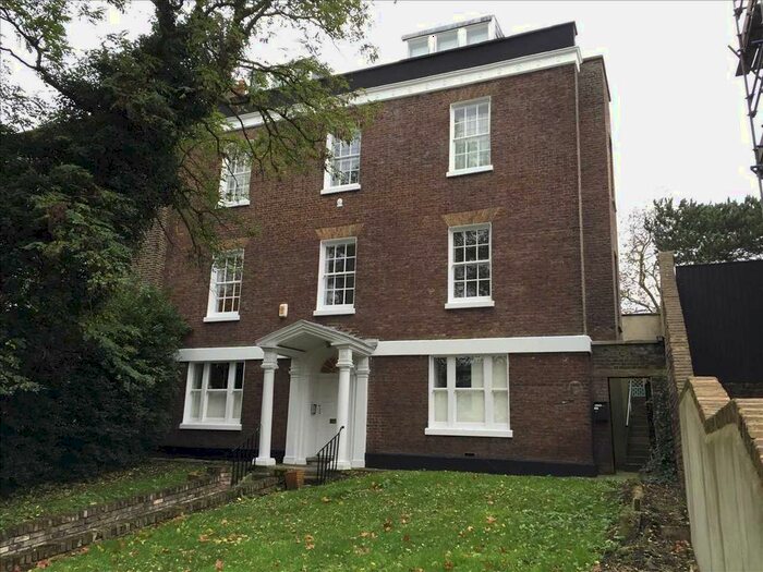 2 Bedroom Flat To Rent In Blackheath Hill, Greenwich, London, SE10