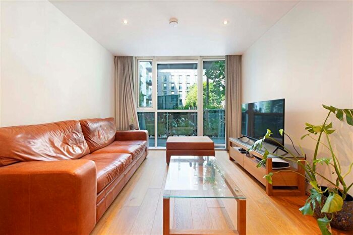 1 Bedroom Flat For Sale In Leman Street, Aldgate East, E1