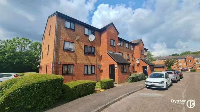 1 Bedroom Flat To Rent In Streamside Close, Enfield, N9