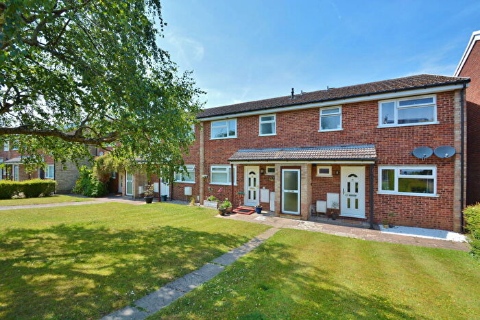 2 Bedroom Flat For Sale In Coombe Hill Crescent, Thame, OX9