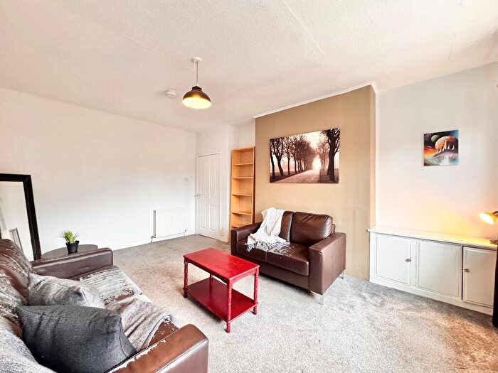 3 Bedroom Flat To Rent In Thornwood Avenue, Thornwood, Glasgow, G11