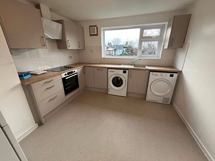2 Bedroom Flat To Rent In Warwick Place, Leamington Spa, CV32