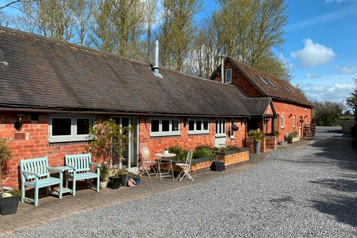 4 Bedroom Barn Conversion For Sale In Birmingham Road, Kenilworth, CV8