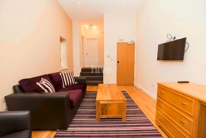 1 Bedroom Apartment To Rent In Dene Apartments, Jesmond, Newcastle Upon Tyne, NE2