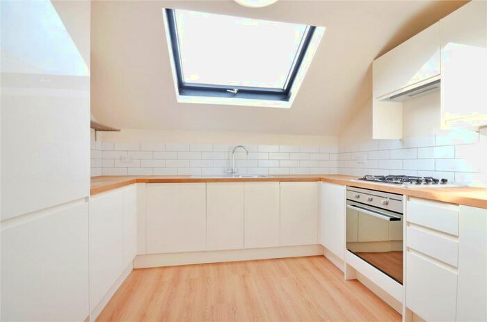 2 Bedroom Flat To Rent In Ryder Mews, Homerton, E9