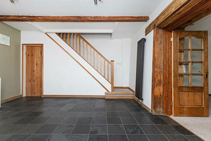 2 Bedroom Cottage For Sale In Upper Hirst, Mount, Huddersfield, HD3