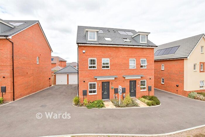 3 Bedroom Semi-Detached House For Sale In Matrix Road, Aylesford, Kent, ME20
