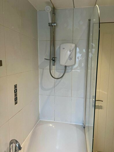 3 Bedroom Flat To Rent In Cowal Drive, Paisley, PA3