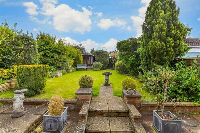 2 Bedroom Detached Bungalow For Sale In Malling Road, Teston, Maidstone, Kent, ME18