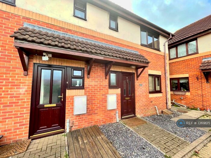 3 Bedroom End Of Terrace House To Rent In Meadow Close, Westbury, BA13