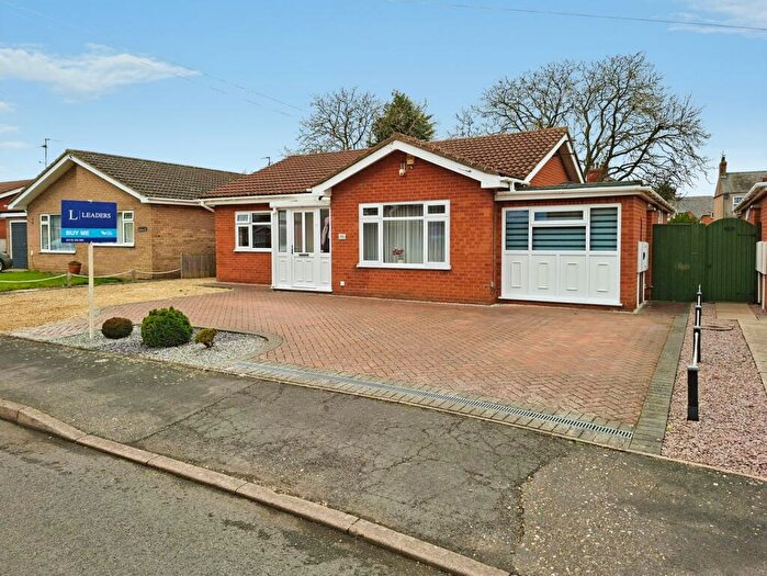 3 Bedroom Bungalow For Sale In Mansell Close, Spalding, Lincolnshire, PE11