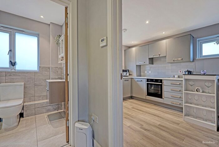 1 Bedroom Flat For Sale In Gatwick View, Billericay, CM12