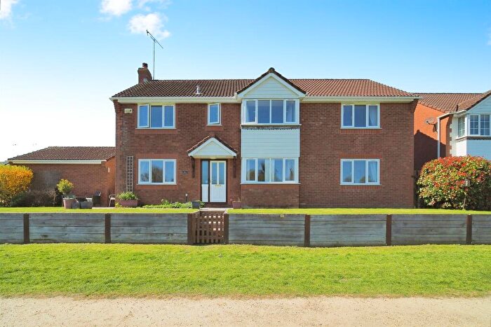 5 Bedroom Detached House For Sale In Yewtree Close, Durrington, Salisbury, SP4