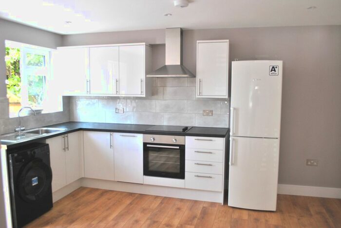 1 Bedroom Flat To Rent In Sunnybank Road, Potters Bar, EN6