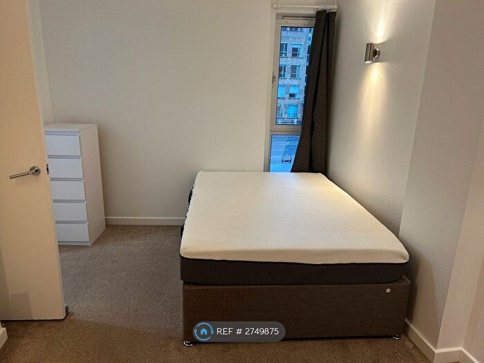 2 Bedroom Flat To Rent In Enfield Road, London, N1