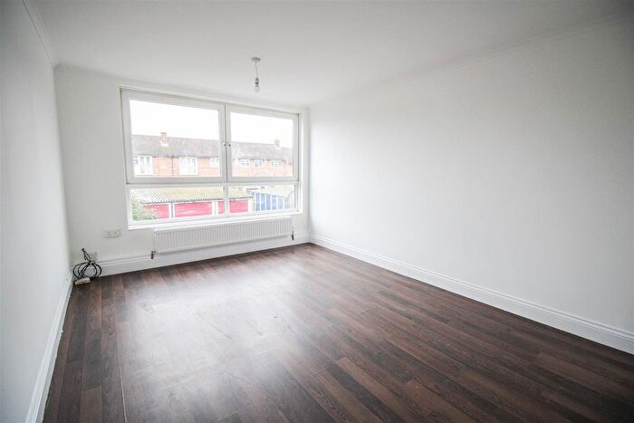 1 Bedroom Flat To Rent In Parsonage Leys, Harlow, CM20