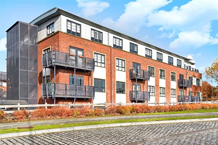 1 Bedroom Apartment To Rent In Wallis Square, Farnborough, Hampshire, GU14