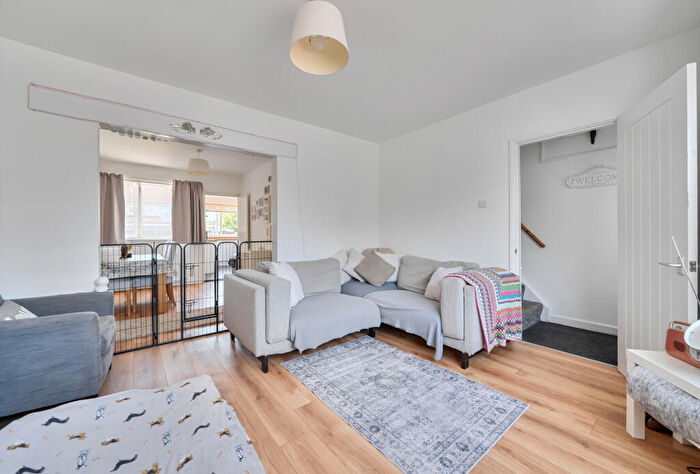 3 Bedroom Semi-Detached House For Sale In Begbrook Lane, Frenchay, Bristol, BS16