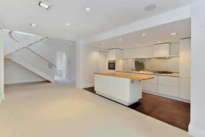 2 Bedroom Apartment To Rent In Ormonde Terrace, St John's Wood, London, NW8