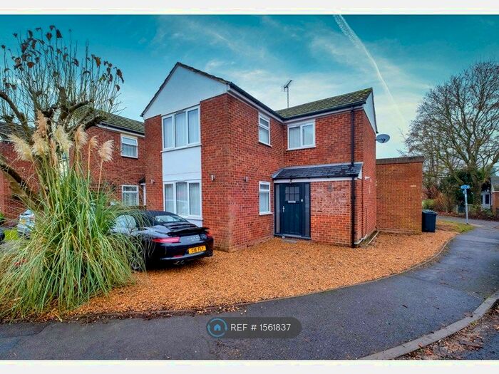 4 Bedroom Semi-Detached House To Rent In Cordons Close, Chalfont St. Peter, Gerrards Cross, SL9