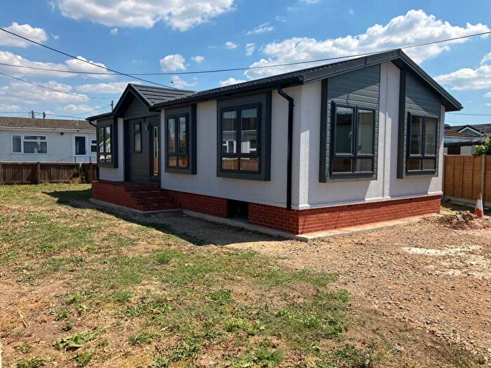 2 Bedroom Park Home For Sale In Staverton, Cheltenham, GL51
