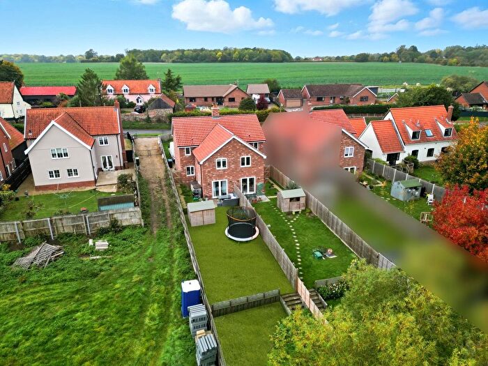 3 Bedroom Semi-Detached House For Sale In The Street, Hacheston, Woodbridge, IP13