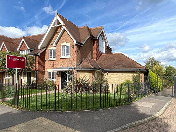 4 Bedroom End Of Terrace House To Rent In Hersham Road, Walton-On-Thames, KT12