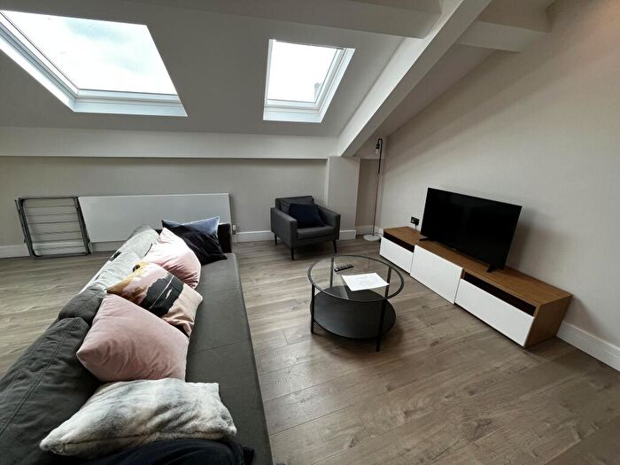 3 Bedroom Apartment To Rent In The Courtyard, New North Road, Exeter, EX4