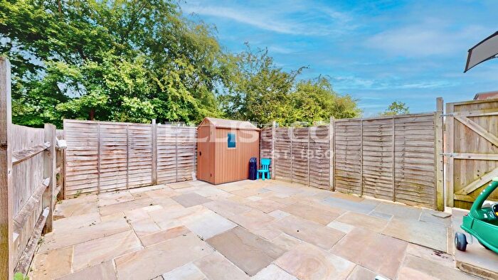 1 Bedroom Maisonette For Sale In Dacre Close, Greenford, UB6