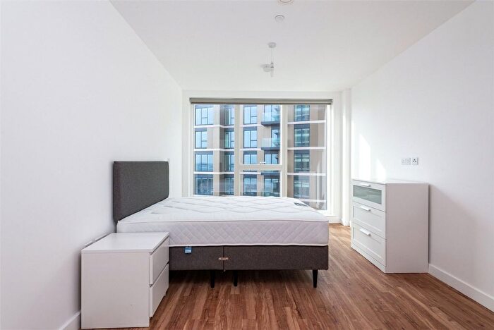1 Bedroom Flat To Rent In North House, Gillingham Gate Road, ME4