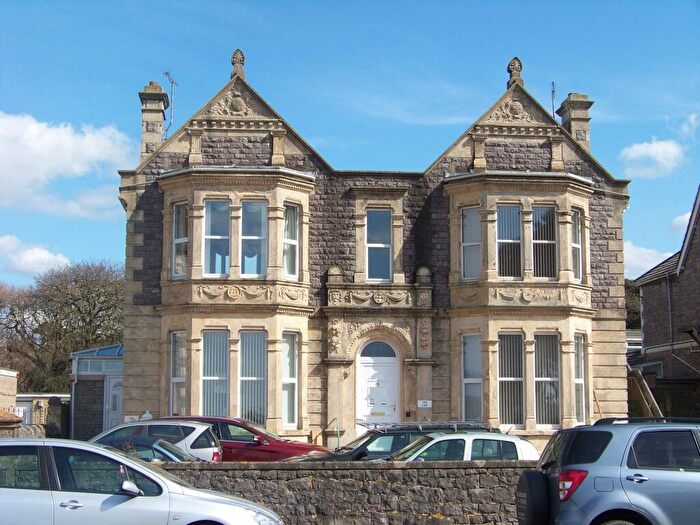 3 Bedroom Flat To Rent In Beach Road, Weston Super Mare, BS23