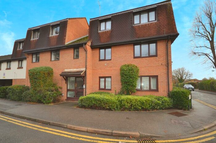 1 Bedroom Apartment To Rent In Church Street, Slough, SL1