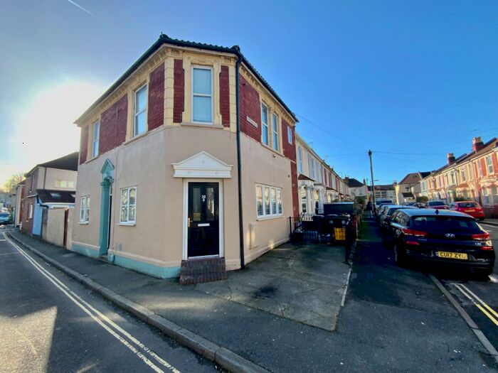 1 Bedroom Flat To Rent In Lynton Place, Redfield, Bristol, BS5