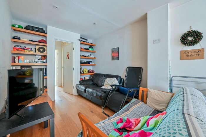 2 Bedroom Flat To Rent In Steedman Street, Elephant And Castle, London, SE17