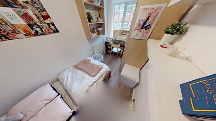 6 Bedroom Terraced House To Rent In Matlock Court, Nottingham, NG1