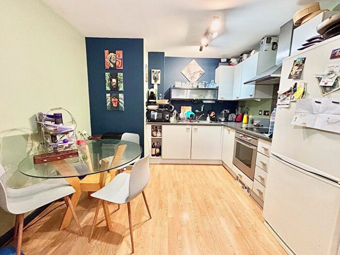 1 Bedroom Apartment To Rent In Johnston Court, Leyton, E10