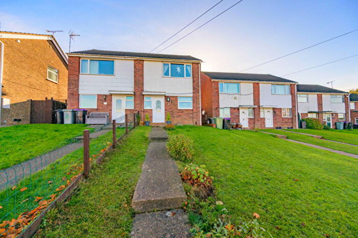 3 Bedroom Semi-Detached House For Sale In Fifth Avenue In Grantham, NG31