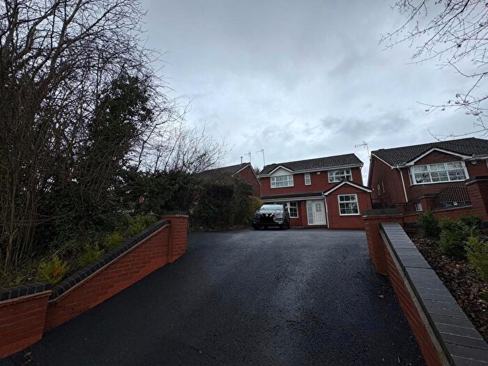 4 Bedroom House To Rent In Foxlydiate Lane, Redditch, B97