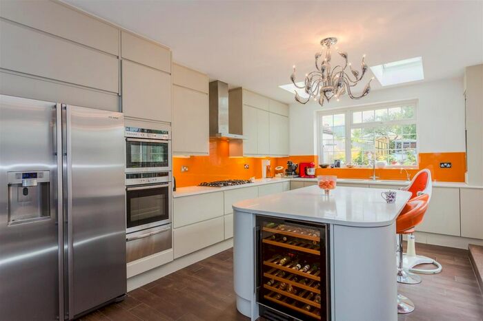 4 Bedroom Detached House To Rent In Oxford Road, Kidlington, OX5