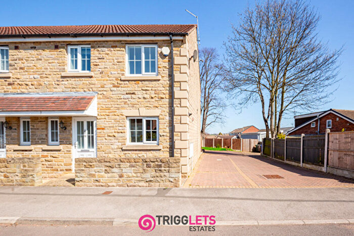 3 Bedroom End Of Terrace House For Sale In Hawthorne Way, Shafton, Barnsley, S72