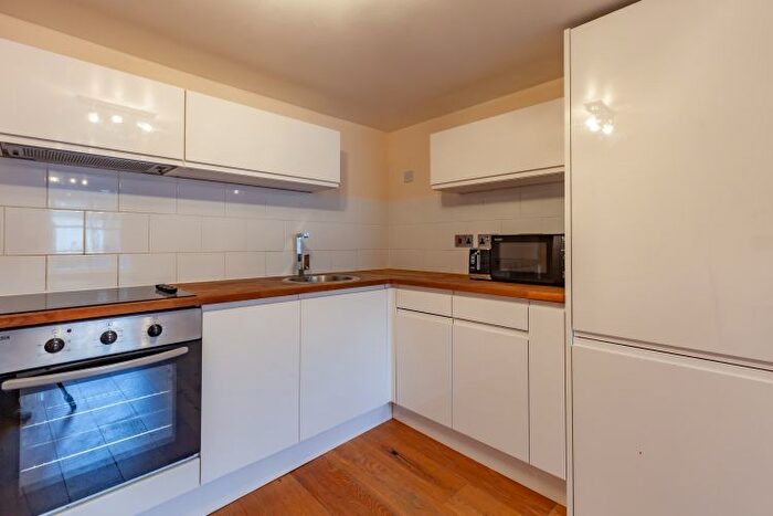 1 Bedroom Flat To Rent In Market Square, Bicester, OX26